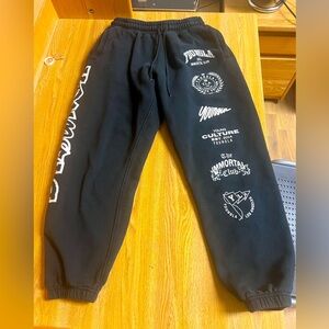 204 killer immortal joggers by Youngla in black size Large 100% cotton